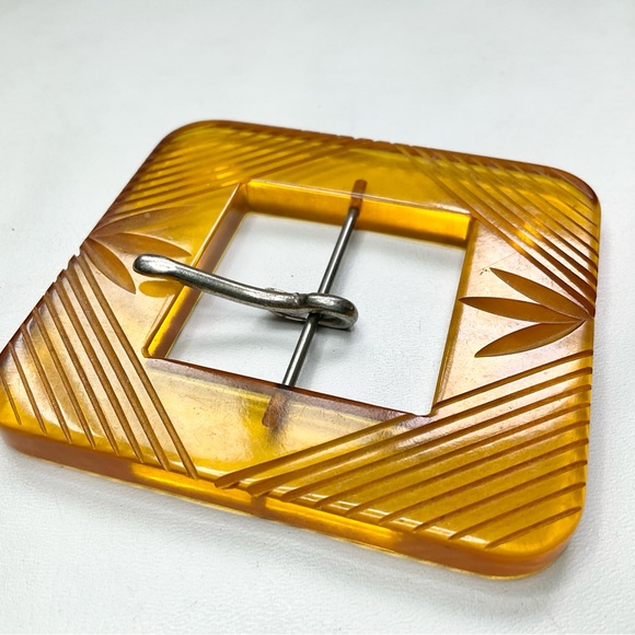 Art Deco Bakelite Carved Apple Juice Large Buckle - Picture 1 of 6